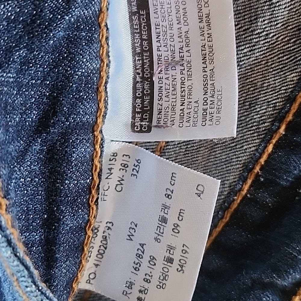 Levi's Cuffed Jean Short Size 32 - Picture 6 of 12